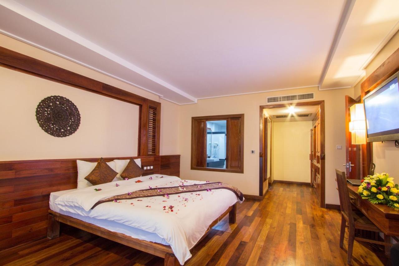 Royal Empire Premium Hotel Siem Reap Eksteriør billede