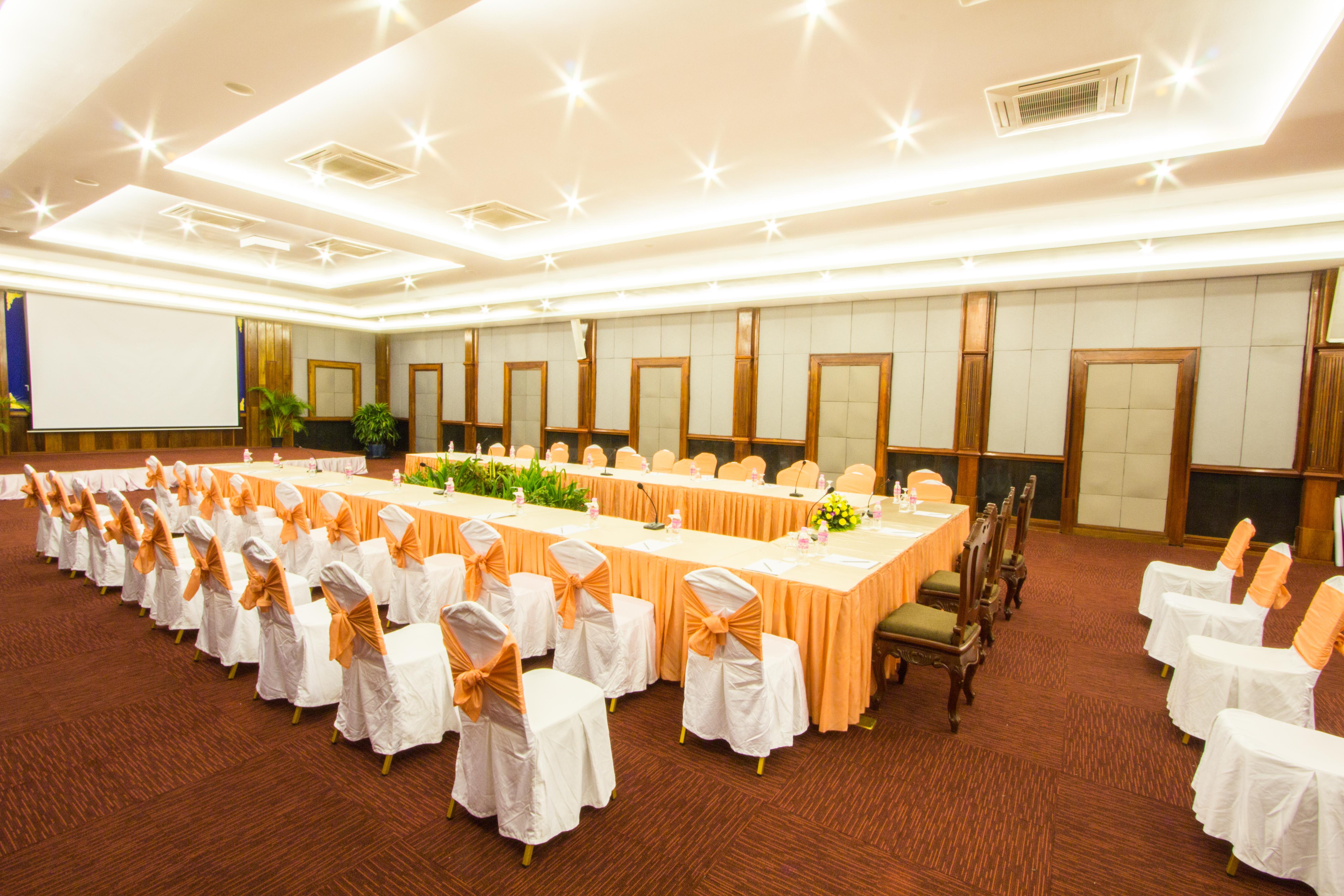 Royal Empire Premium Hotel Siem Reap Eksteriør billede