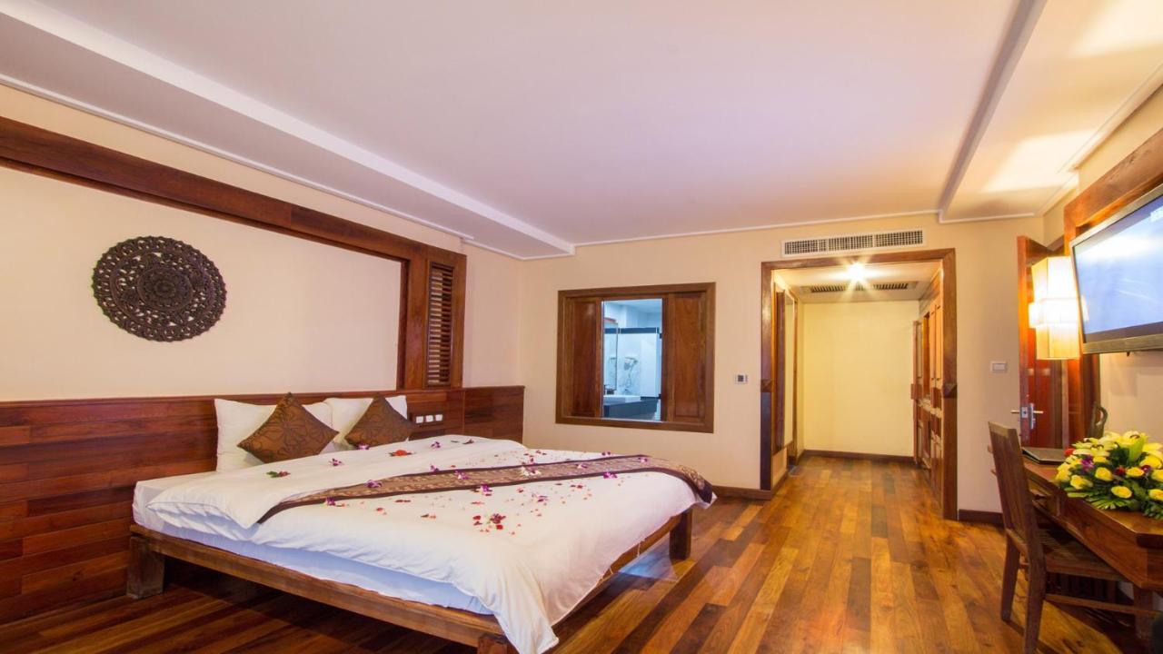 Royal Empire Premium Hotel Siem Reap Eksteriør billede