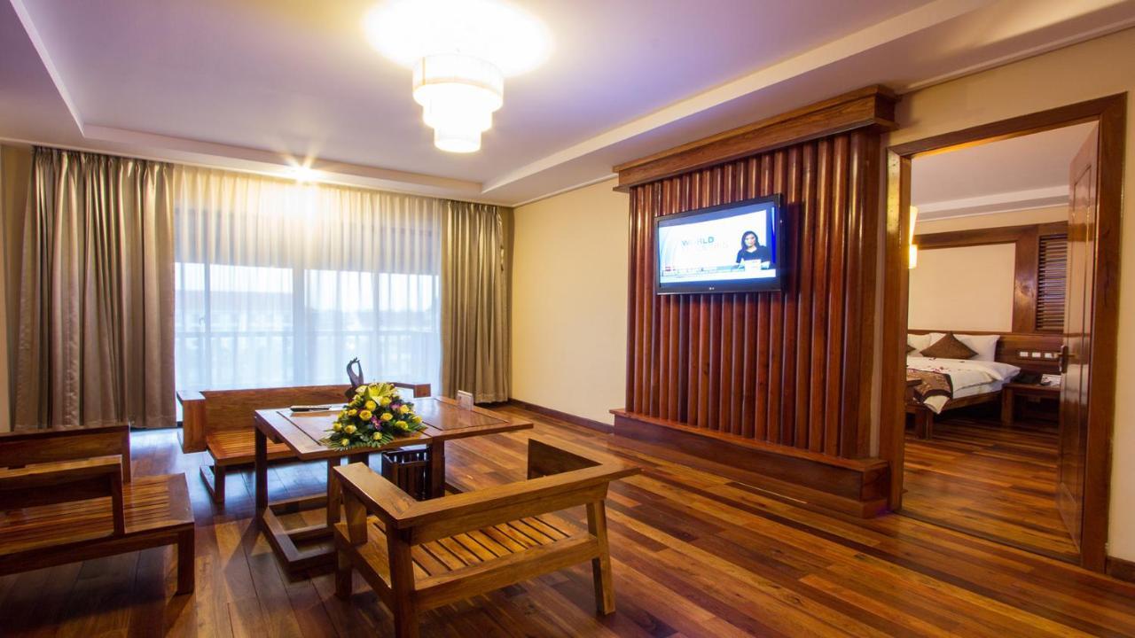 Royal Empire Premium Hotel Siem Reap Eksteriør billede