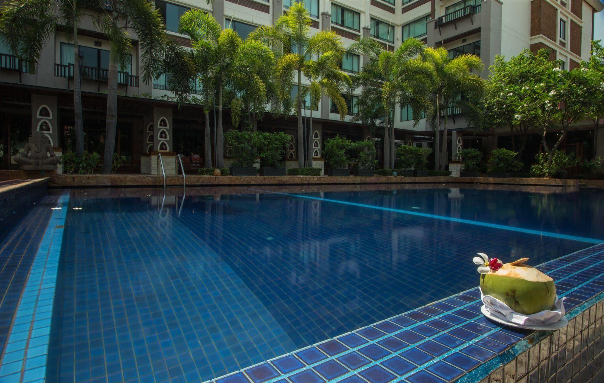 Royal Empire Premium Hotel Siem Reap Eksteriør billede